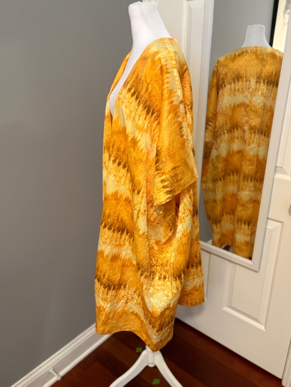 House of Harlow 1960 x Revolve Danna Kimono in Golden Tie Dye - NWT - Picture 2 of 12